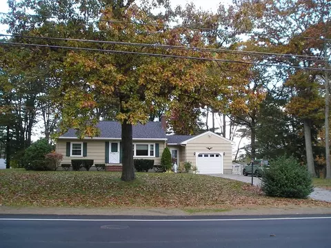 598 Elm St E, Raynham, MA 02767 photo 2
