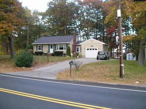 598 Elm St E, Raynham, MA 02767 photo 4