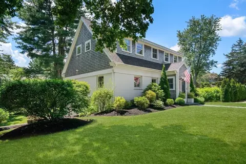 Exterior - 36 Autumn Cir, Canton, MA 02021 photo 4 of 6