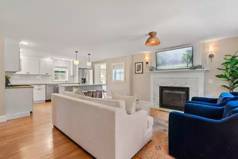 Living - 36 Autumn Cir, Canton, MA 02021 photo 4 of 4