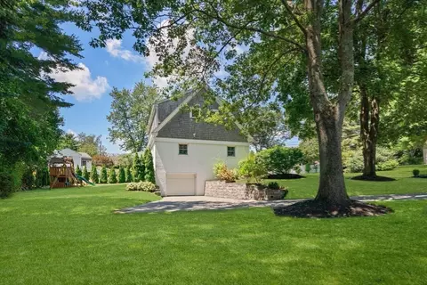 Exterior - 36 Autumn Cir, Canton, MA 02021 photo 6 of 6