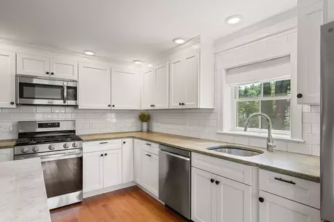 Kitchen - 36 Autumn Cir, Canton, MA 02021 photo 2 of 3