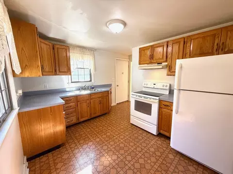 Kitchen - 4 Munroe Dr, Plainville, MA 02762 photo 1 of 3