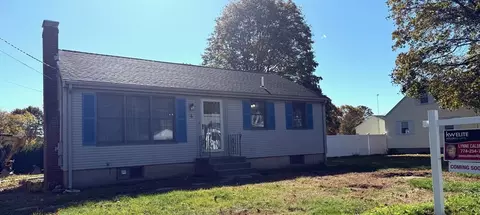 Exterior - 4 Munroe Dr, Plainville, MA 02762 photo 2 of 4