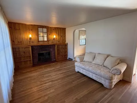 Living - 4 Munroe Dr, Plainville, MA 02762 photo 1 of 2