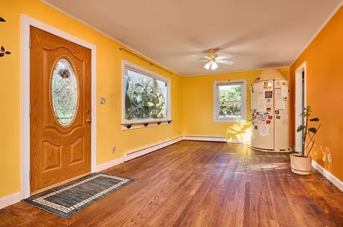 Living - 5 Lownds Ave, Easthampton, MA 01027 photo 2 of 4