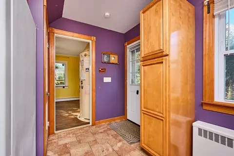 Entry Way - 5 Lownds Ave, Easthampton, MA 01027 photo 1 of 1