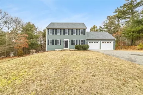 18 Heather Hill Rd, Bourne, MA 02532