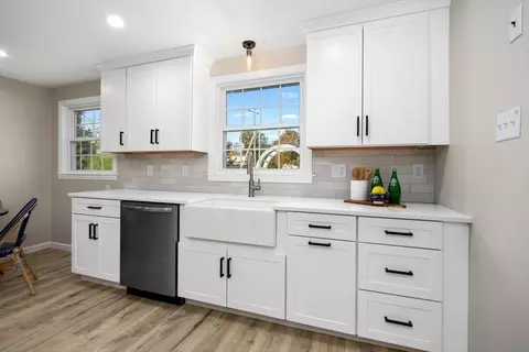 11 Leon St, Marshfield, MA 02050 photo 8
