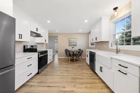 11 Leon St, Marshfield, MA 02050 photo 5