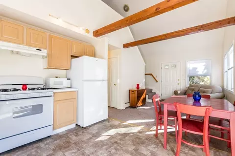 14 Avalon Dr, Falmouth, MA 02536