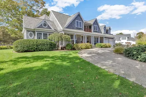 220 Dunrobin Rd, Mashpee, MA 02649