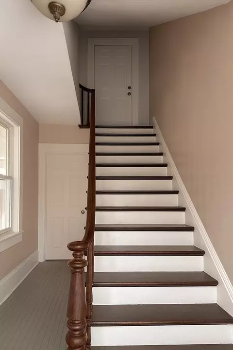 Entry Way - 65 School St, Gardner, MA 01440 photo 1 of 1