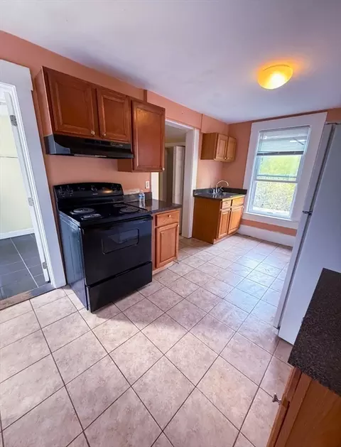 Kitchen - 65 School St, Gardner, MA 01440 photo 3 of 3
