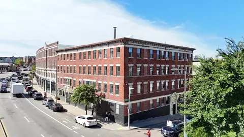 4 Hamlet St, Dorchester, MA 02125