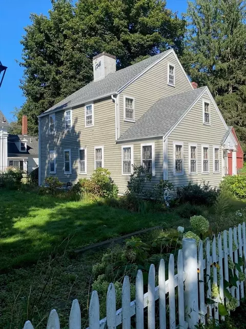 382 Main St, Amesbury, MA 01913