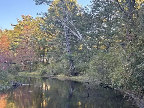 9 Howarth Rd, Oxford, MA 01540
