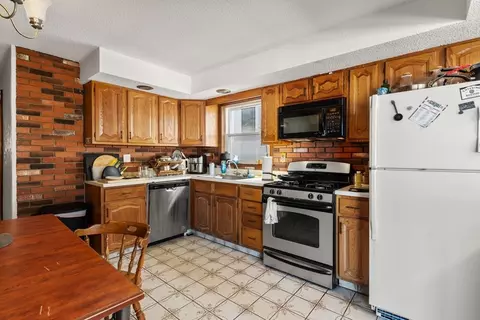 574 E 3rd St, Boston, MA 02127 photo 28