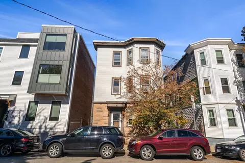 574 E 3rd St, Boston, MA 02127 photo 4