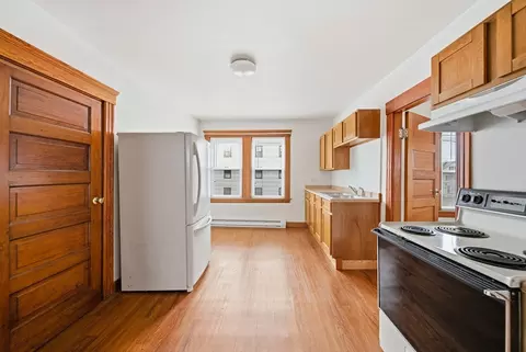31 Whitcomb St, Webster, MA 01570 photo 3
