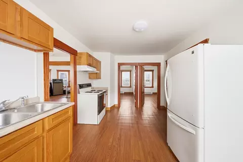 31 Whitcomb St, Webster, MA 01570 photo 4