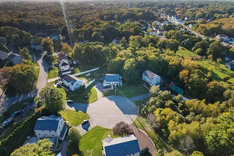 20 Forestview Dr, Fairhaven, MA 02719 photo 2