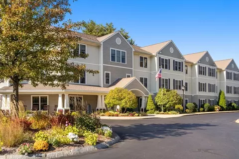 7 Crescent Way #105, Fiskdale, MA 01518