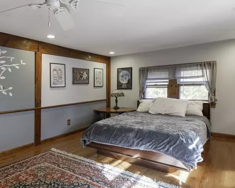 Bedroom - 39 Central St, Middleton, MA 01949 photo 4 of 5