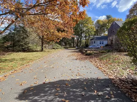 Exterior - 39 Central St, Middleton, MA 01949 photo 4 of 5