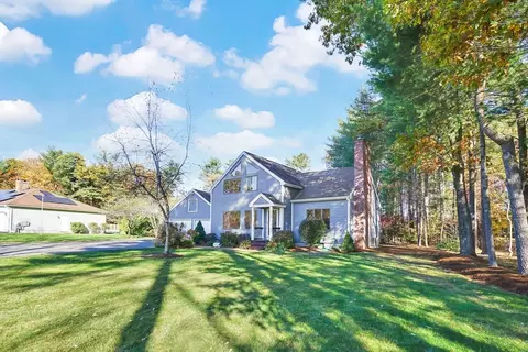12 Pine Hill Rd, Easthampton, MA 01027 photo 2