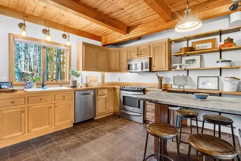 12 Pine Hill Rd, Easthampton, MA 01027 photo 4