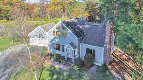 12 Pine Hill Rd, Easthampton, MA 01027