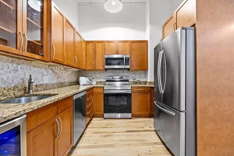 111 Beach St #1F, Boston, MA 02111
