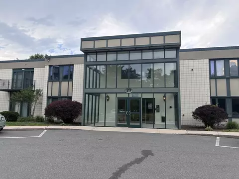 25 Alpine St #7, Boston, MA 02136