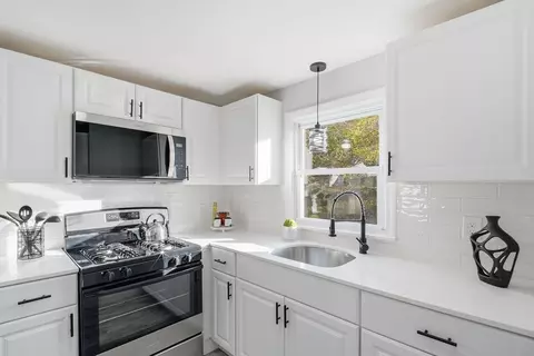 Kitchen - 105 Denwall Dr, Springfield, MA 01119 photo 1 of 5