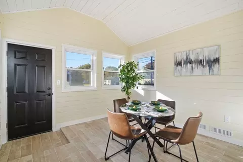 Dining - 105 Denwall Dr, Springfield, MA 01119 photo 1 of 2