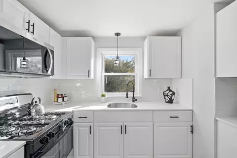 Kitchen - 105 Denwall Dr, Springfield, MA 01119 photo 3 of 5