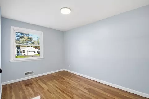 Bedroom - 105 Denwall Dr, Springfield, MA 01119 photo 1 of 6