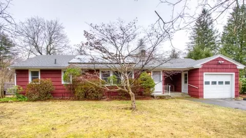 4 Muzzy St, Spencer, MA 01562