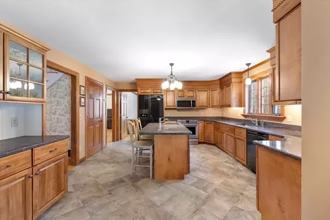 Kitchen - 275 Petersham Rd, Phillipston, MA 01331 photo 1 of 5