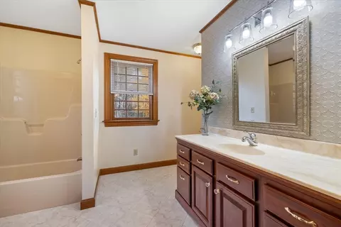 Bath - 275 Petersham Rd, Phillipston, MA 01331 photo 2 of 3