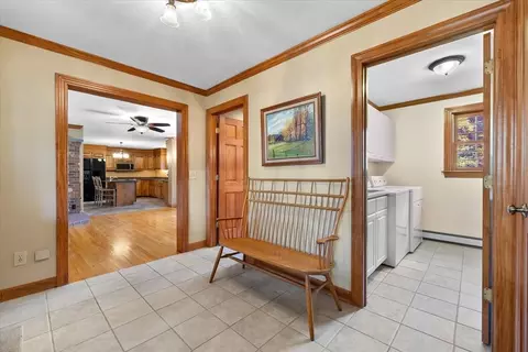Entry Way - 275 Petersham Rd, Phillipston, MA 01331 photo 1 of 3