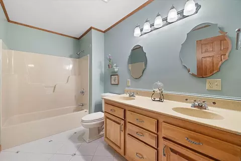 Bath - 275 Petersham Rd, Phillipston, MA 01331 photo 3 of 3