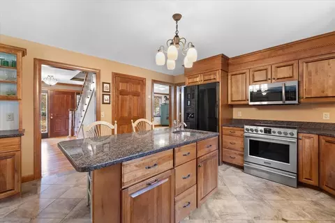 Kitchen - 275 Petersham Rd, Phillipston, MA 01331 photo 3 of 5