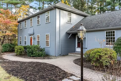 26 Bayberry Rd, Groton, MA 01450