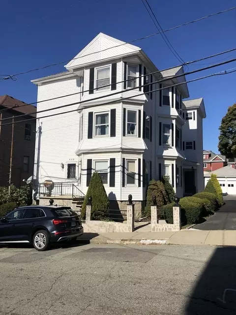 452 Osborn St, Fall River, MA 02724 photo 2