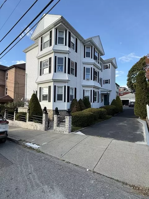 452 Osborn St, Fall River, MA 02724