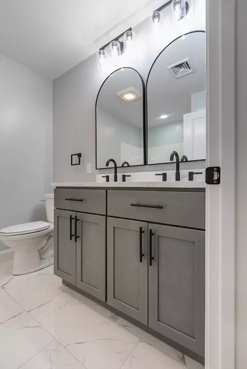 Bath - 219 Earle St #3, Fall River, MA 02723 photo 3 of 4