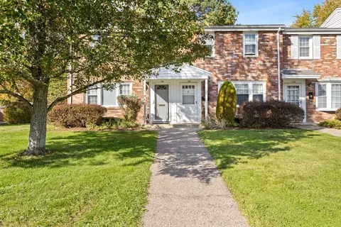 126 Coventry Cir #126, Brockton, MA 02301
