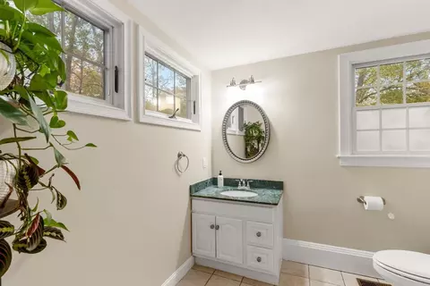 16 Pine St, Maynard, MA 01754 photo 8